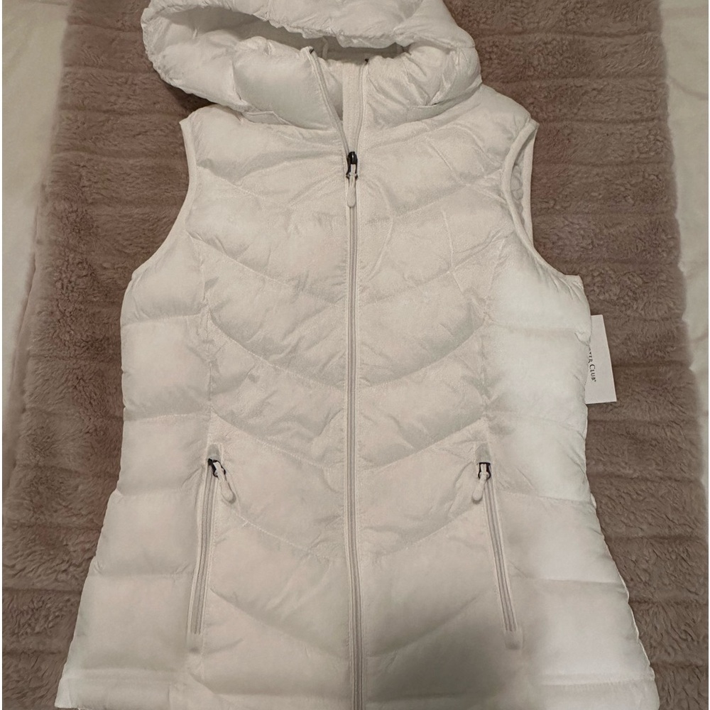 White vest